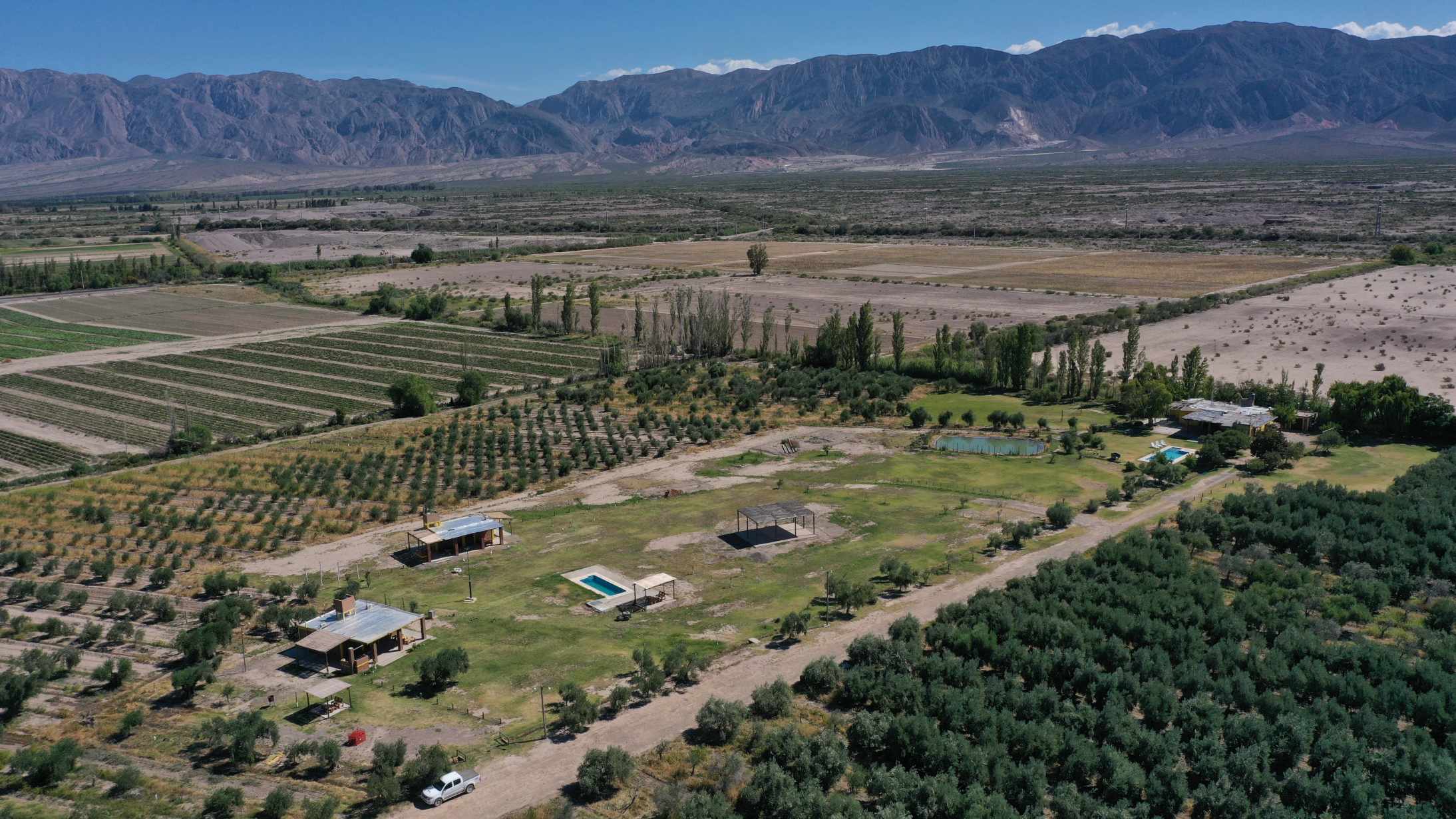 Vista de drone del campo 'Alala Campo'